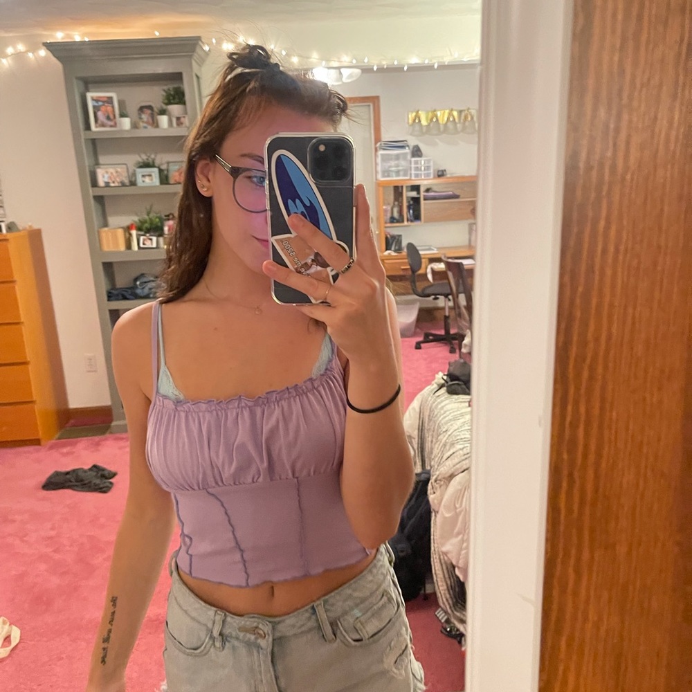 purple tank top
